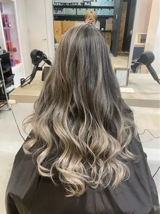 ロング カラー AKI 🐉のヘアスタイル