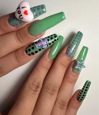 ネイル NiJi Nailsのネイルデザイン