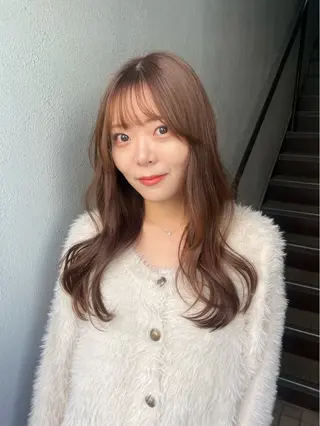 ロング 秋山 智香のヘアスタイル