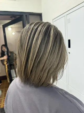 ミディアム 横浜🦋ハイトーン 🫐シャドウルーツのヘアスタイル