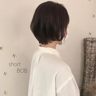 ショート カラー 市川 千夏のヘアスタイル