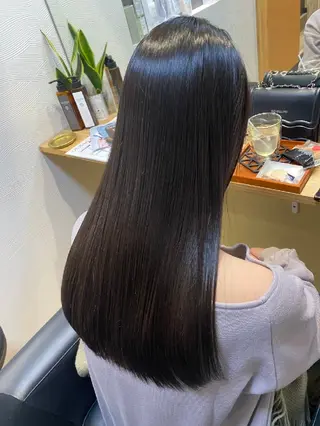 ロング 髪屋こころ 峯村 衣舞のヘアスタイル