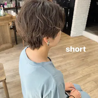 ショート REBECCA byCURACIONのヘアスタイル