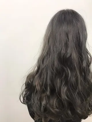 ロング カラー パーマ CARICIA 渡邉 祐南のヘアスタイル