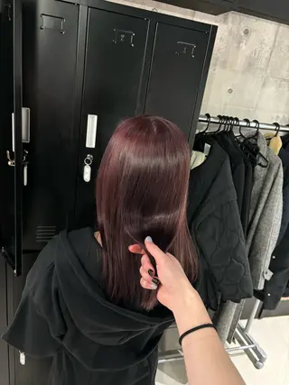 セミロング カラー _WHITE / KENTOのヘアスタイル