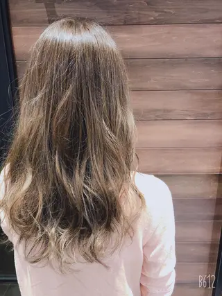 カラー kawamoto akaneのヘアスタイル