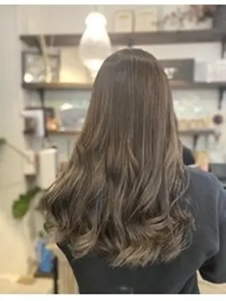 ロング 透明感カラー 🫧ゆうしん/平尾のヘアスタイル