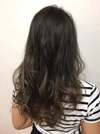 カラー 岩倉 諒のヘアスタイル