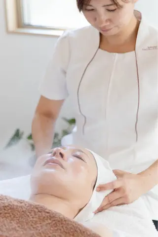 釜坂 智代のエステ・リラクイメージ