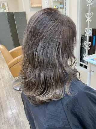 カラー SALOWIN栄 高須大貴のヘアスタイル