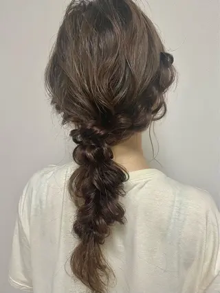 セミロング ヘアアレンジ ヤマグチ ユキナのヘアスタイル