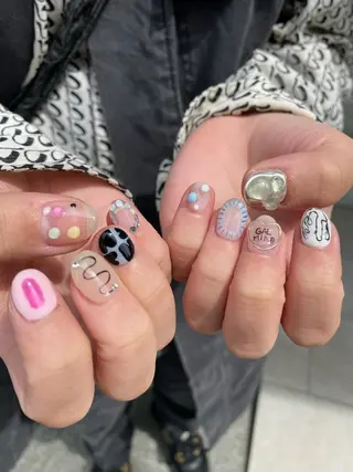 ネイル Shiori･:* 💫のネイルデザイン