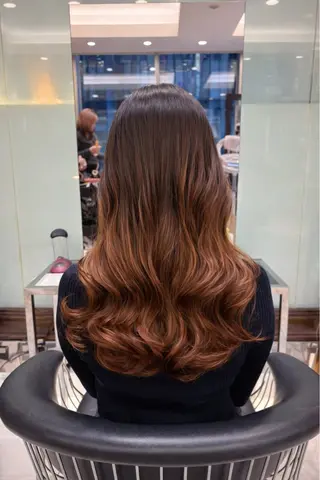 セミロング パーマ 韓国っぽ透け感カラー マンツーマン🫧なおのヘアスタイル