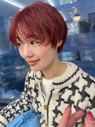 ショート カラー 💓パーマ，💗 レイヤーカットのヘアスタイル