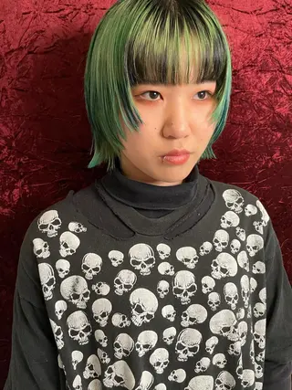 ショート カラー ブリーチ😼 ボブ✍️レイヤーのヘアスタイル