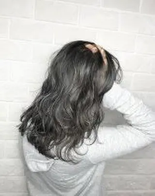 ロング 中田 慶真のヘアスタイル