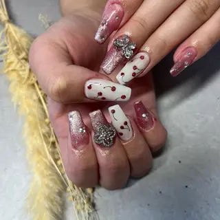 ネイル 次田 春花のネイルデザイン