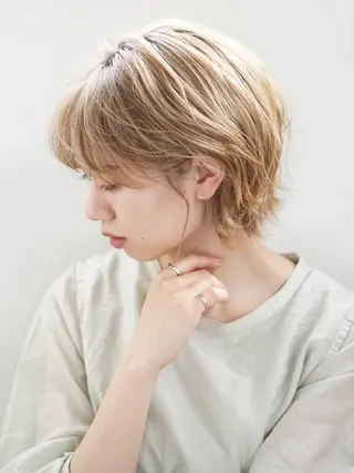 ショート カラー LOOP hairのヘアスタイル