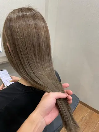 ロング カラー 鵜飼 真伍のヘアスタイル