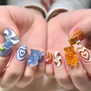 ミディアム METORO NAILのネイルデザイン
