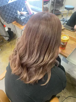 ミディアム カラー ブリーチカラーと、髪 質改善。HARUKAのヘアスタイル