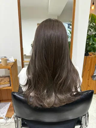 ミディアム カラー Lino by hoNuaのヘアスタイル