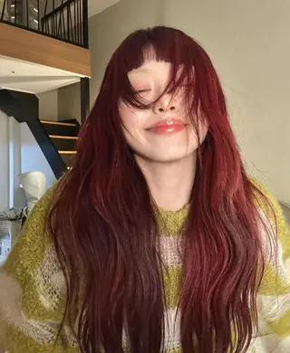 ロング カラー サキ🤍ハイトーン 🩰くびれ巻きヘアのヘアスタイル