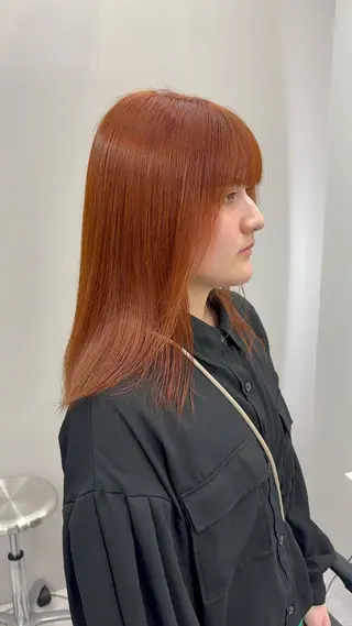 ミディアム カラー leben serikaのヘアスタイル