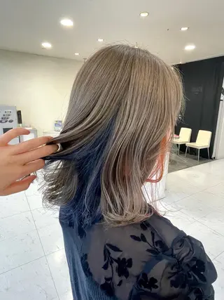 ミディアム カラー 今西 柚月のヘアスタイル