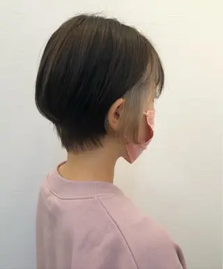 ショート ツノガイ エリのヘアスタイル