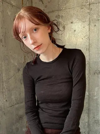 ミディアム カラー 落合希 Olivebeigeのヘアスタイル