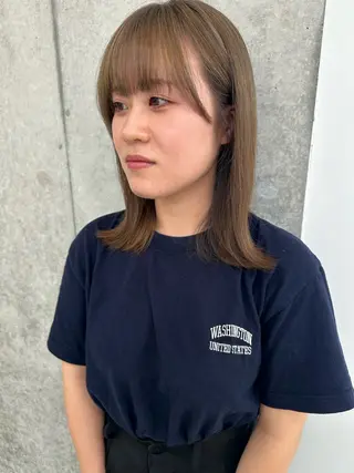 ミディアム カラー yuika .のヘアスタイル