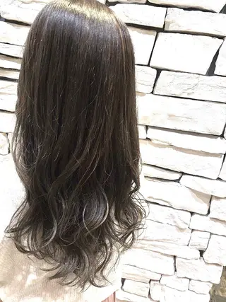 ロング 小倉 沙織のヘアスタイル