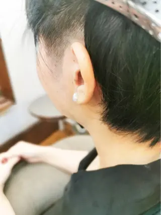 ショート カラー 上間 洋子のヘアスタイル