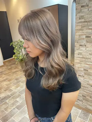 セミロング カラー YUI/ ブリーチカラー🌷のヘアスタイル