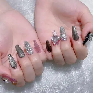 ネイル Queens テイのネイルデザイン