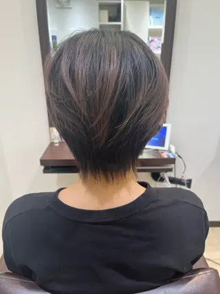 ショート なかのももか/レイヤ ー/髪質改善カラーのヘアスタイル