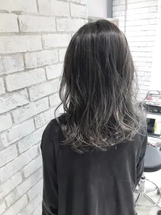 ロング カラー パーマ ヘアアレンジ メンズ キッズ ネイル マツエク・マツパ バレイヤージュ/ 髪質改善/渡邉悟🌱のヘアスタイル