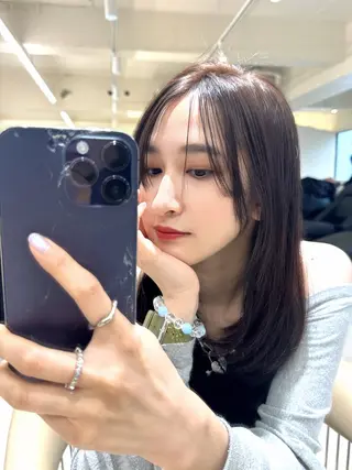 ロング カラー センターパート/ 暖色カラーayuのヘアスタイル