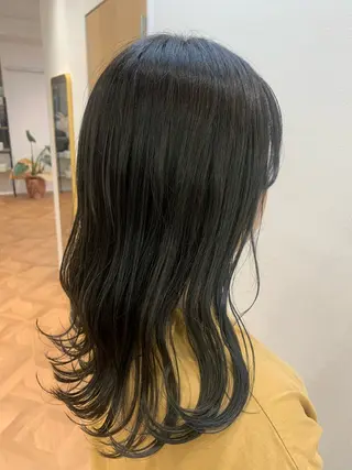 セミロング カラー 佐々木 有彩のヘアスタイル