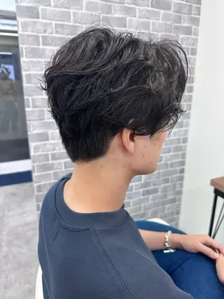 パーマ Noyヨシモト ヒロトのヘアスタイル