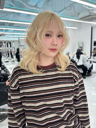 ロング カラー ブリーチ/ハイトーン /レイヤーのヘアスタイル