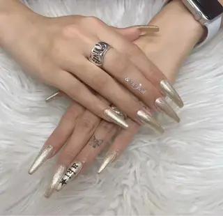 ネイル &ME ネイルサロンのネイルデザイン