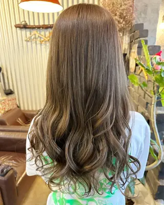 ロング 玉木 育実のヘアスタイル