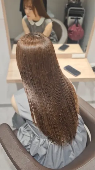 ロング 縮毛矯正をしている人 のためのカラーのヘアスタイル
