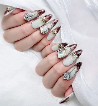ネイル 🎀M nails✨ ビューティーのネイルデザイン