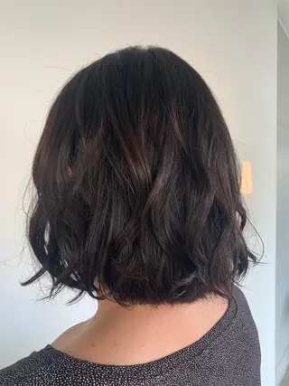 ミディアム おせ ちさとのヘアスタイル