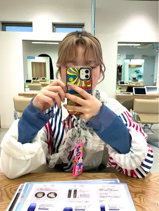 ヘアアレンジ ダブルカラー,透け カラーHINARIのヘアスタイル