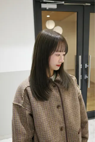 セミロング カラー ボブ/マンツーマン ミヒラケイタのヘアスタイル