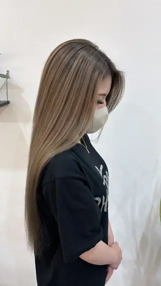 ロング カラー 村岡 芽衣のヘアスタイル